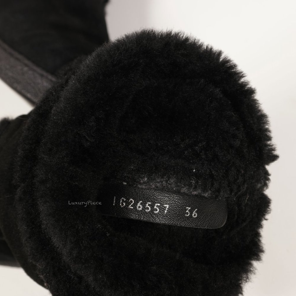 Amazing Chanel Snow Boots Sheepskin - Picture 13 of 14